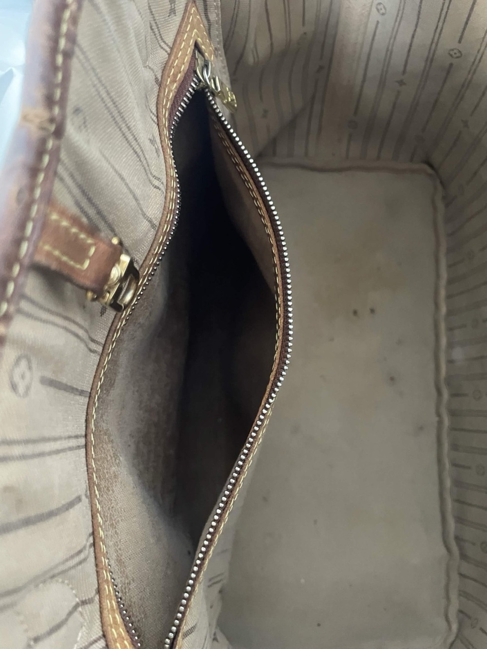 Louis Vuitton NeverFull Tote - Picture 5 of 6